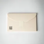 Мал плик во крем боја